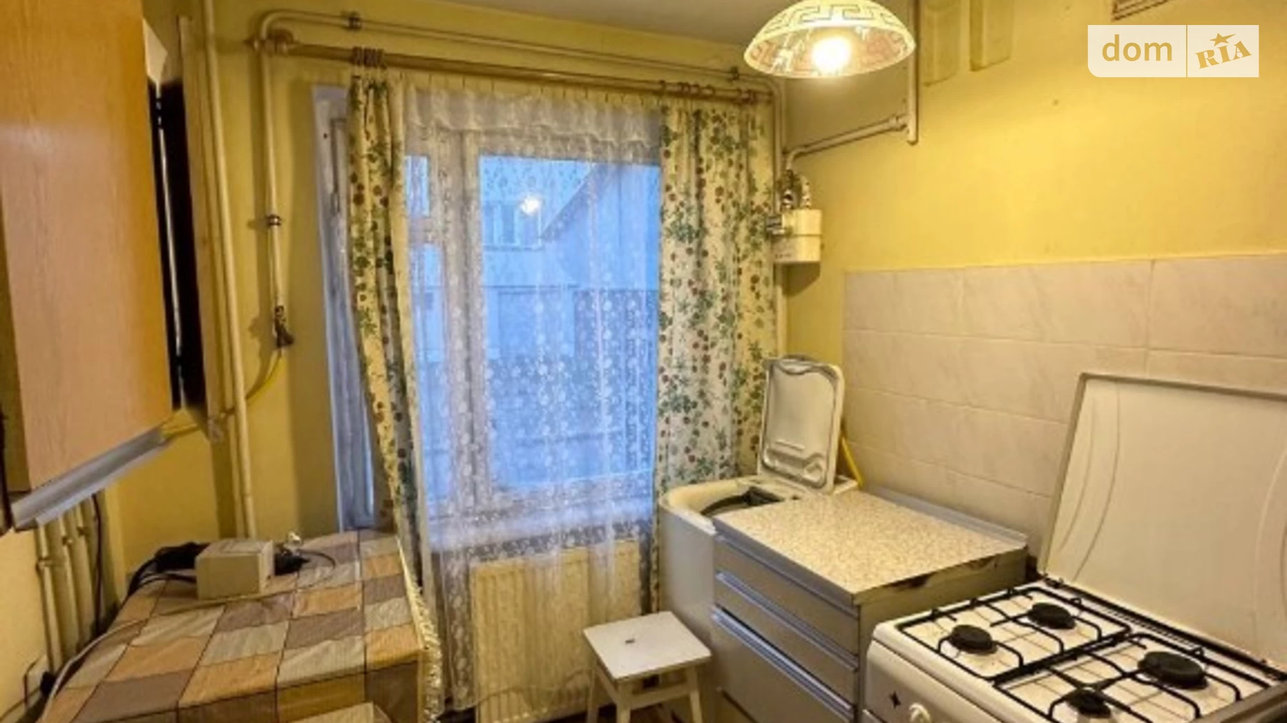 Продается 3-комнатная квартира 47.7 кв. м в Ивано-Франковске, ул. Карпатская