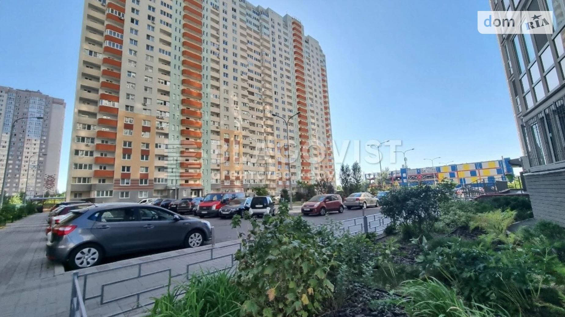 Продается 1-комнатная квартира 43 кв. м в Киеве, ул. Софии Русовой, 7А