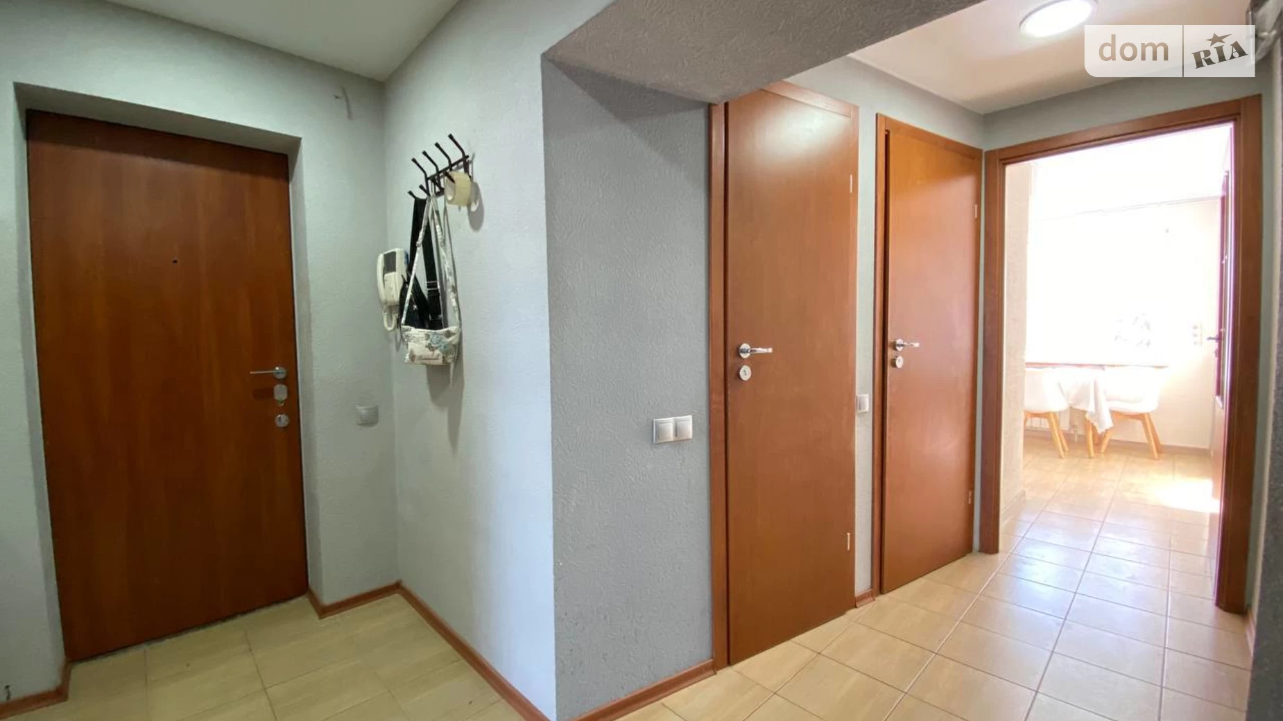 Продається 3-кімнатна квартира 81 кв. м у Дніпрі, просп. Хмельницького Богдана, 110