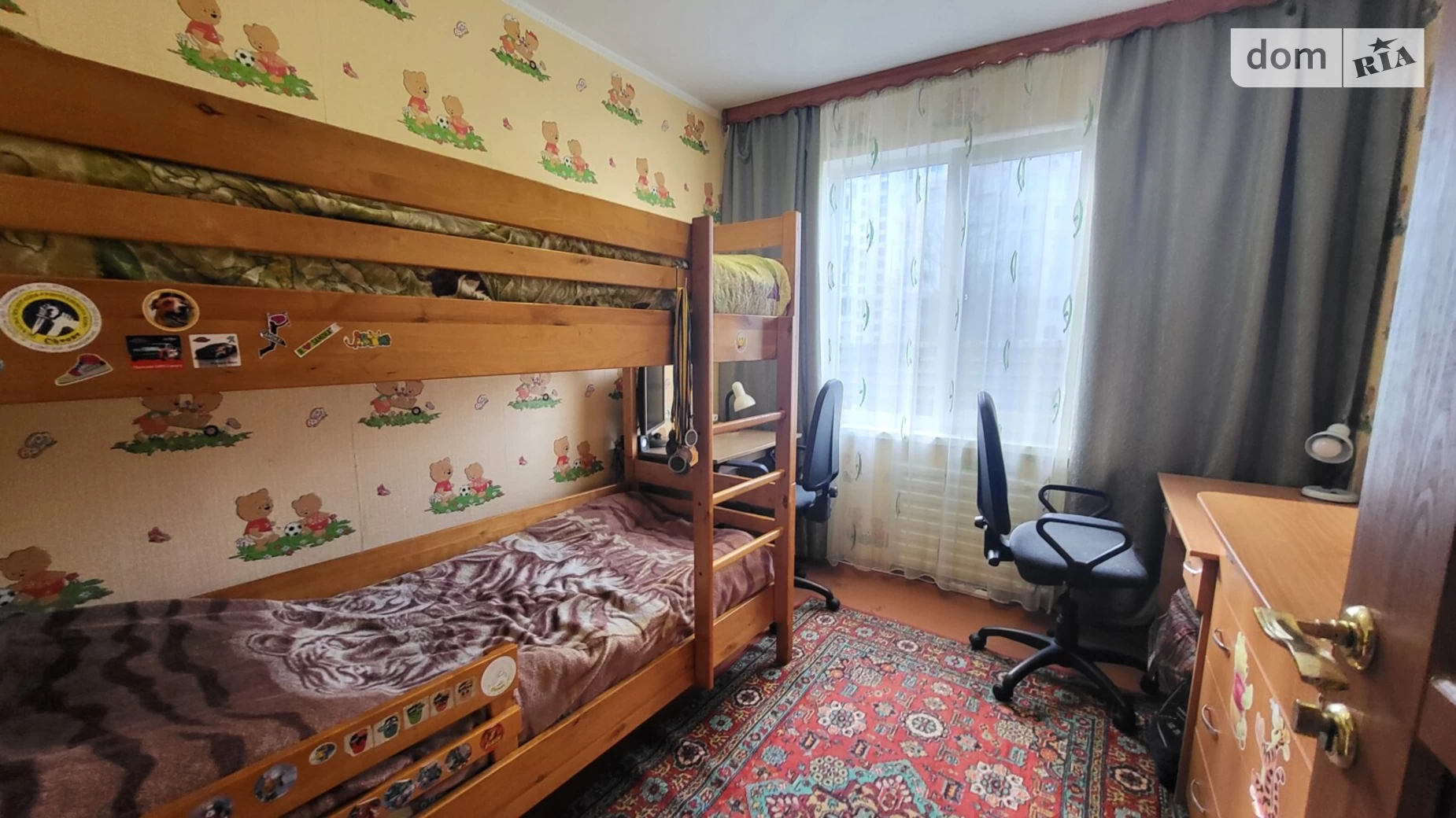 Продается 3-комнатная квартира 48 кв. м в Чернигове