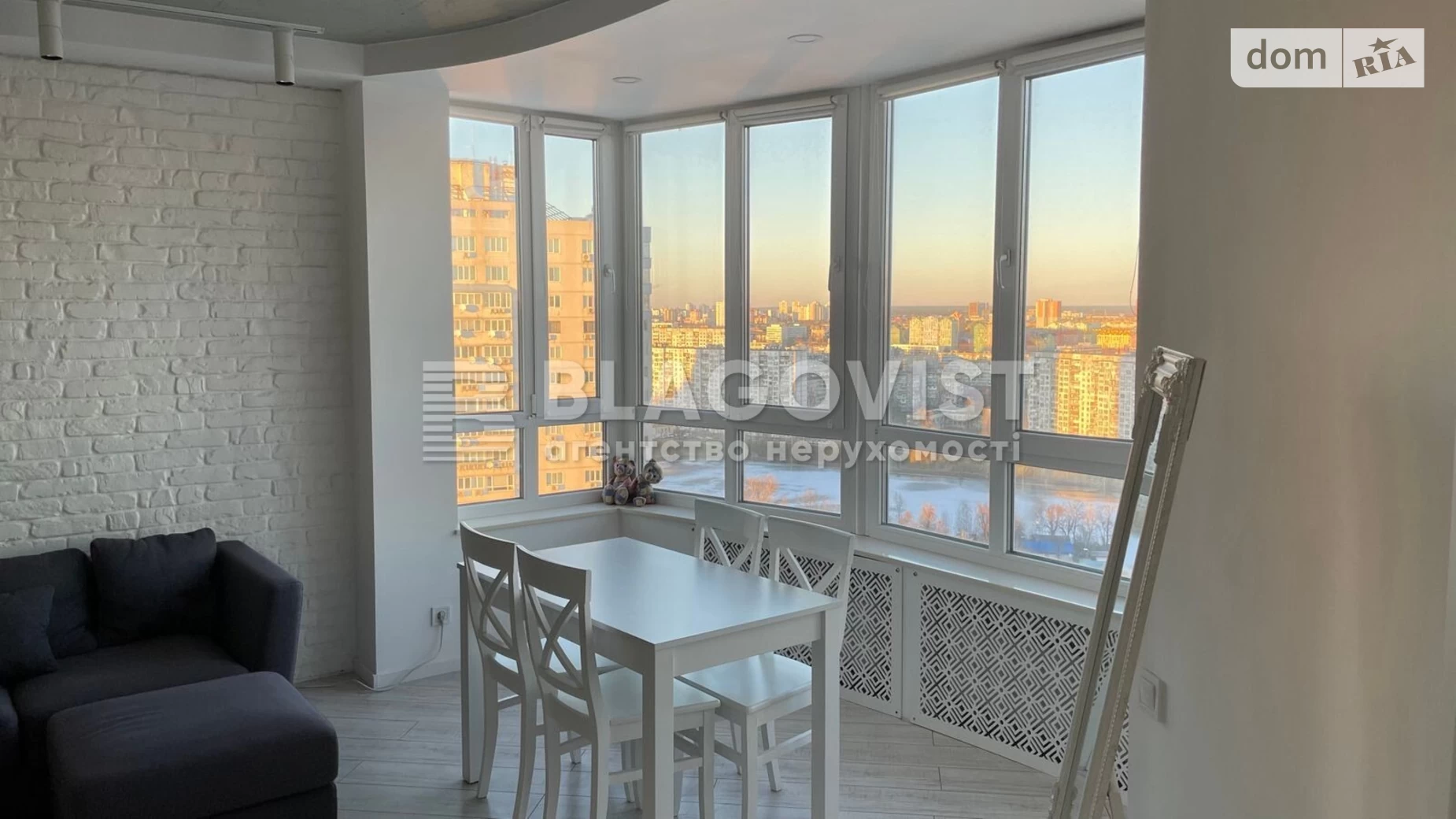 Продается 5-комнатная квартира 130 кв. м в Киеве