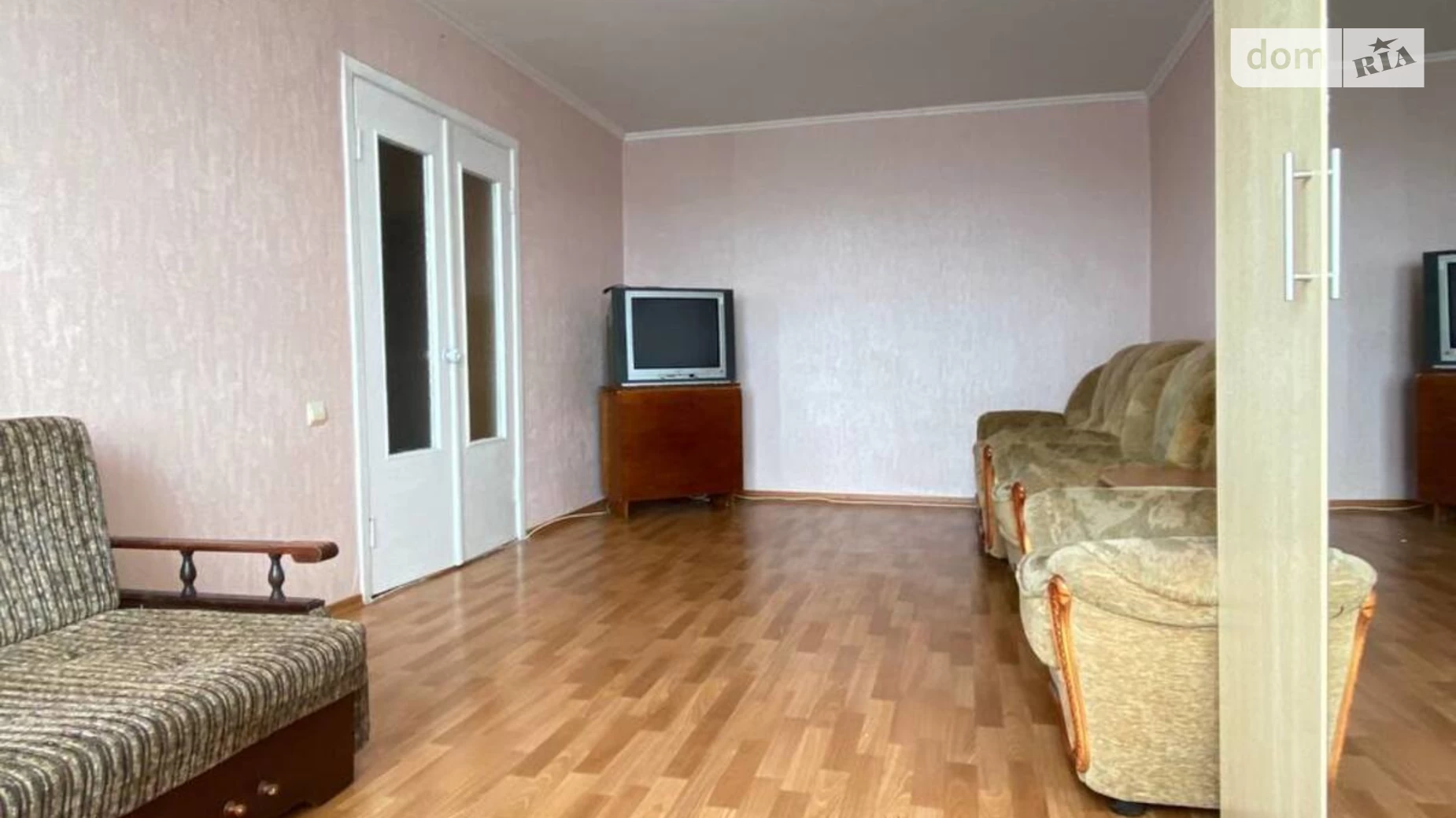 Продается 1-комнатная квартира 38 кв. м в Черноморске, ул. Виталия Шума, 2В