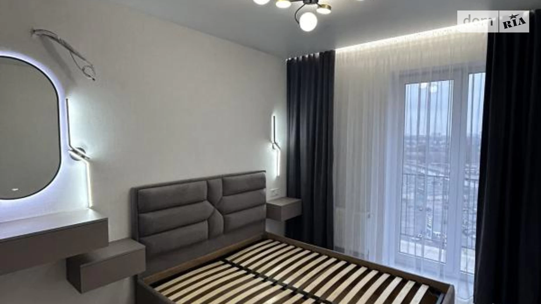 Продается 3-комнатная квартира 84 кв. м в Одессе, ул. Инглези