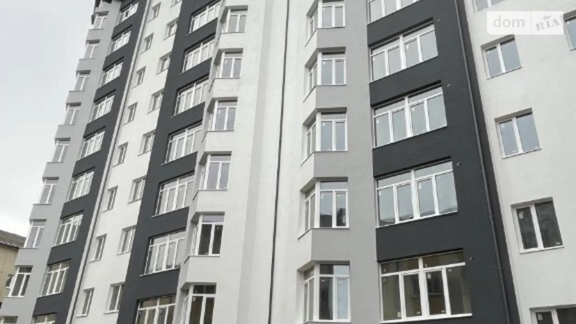 Продається 1-кімнатна квартира 42.5 кв. м у Івано-Франківську, бул. Південний, 32