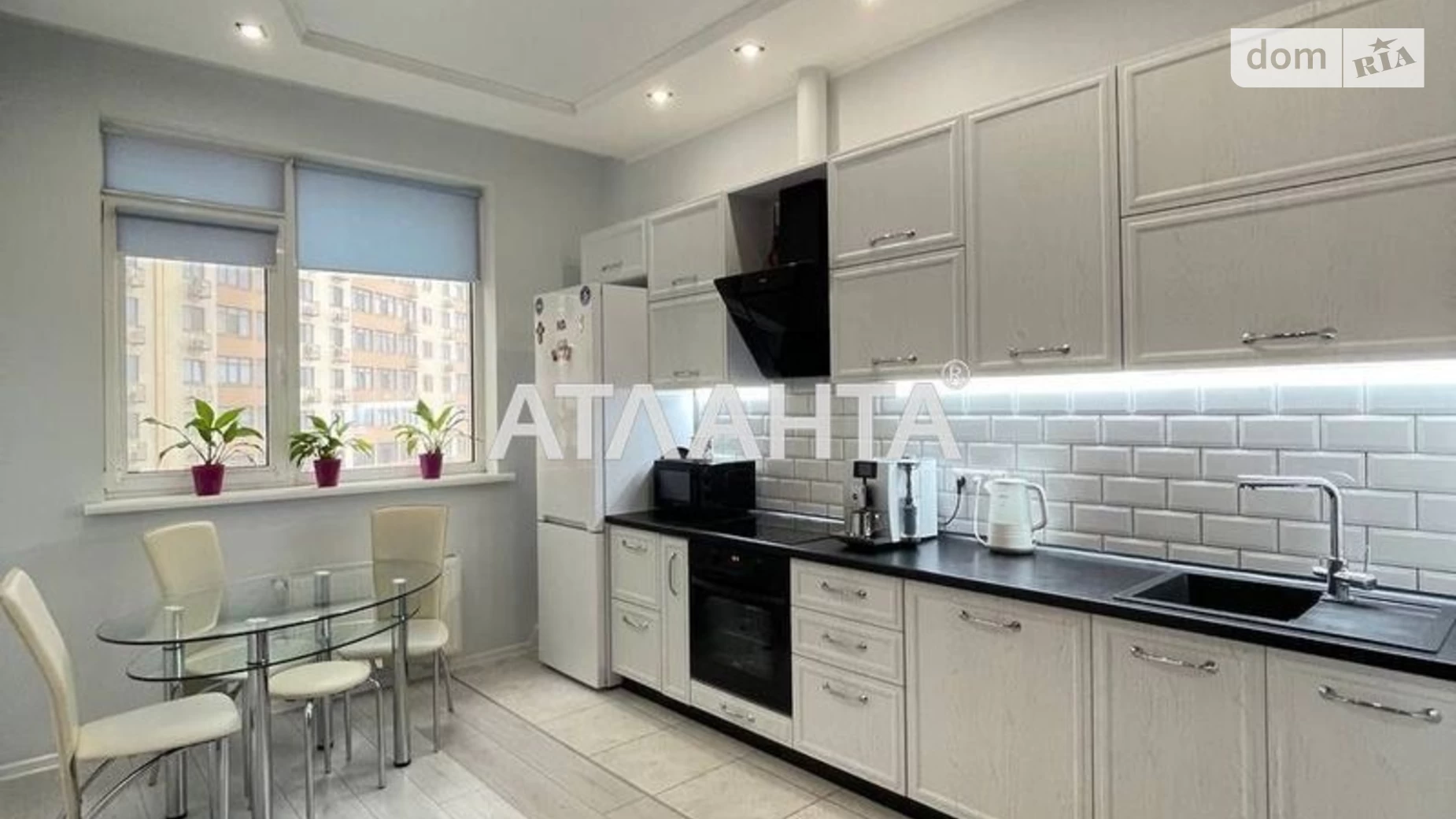 Продается 2-комнатная квартира 65 кв. м в Крыжановке, ул. Академика Сахарова, 3А - фото 2
