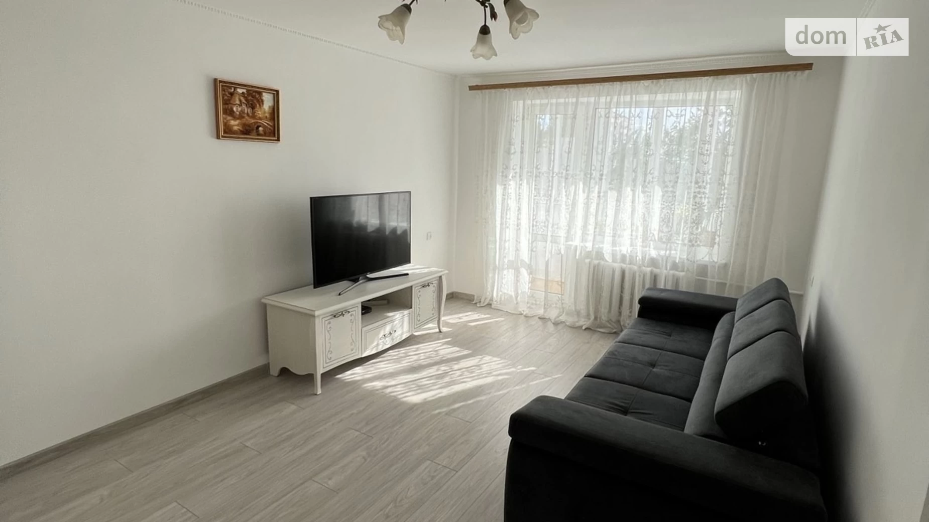 Продается 3-комнатная квартира 60 кв. м в Ровно, ул. Николая Карнаухова, 41