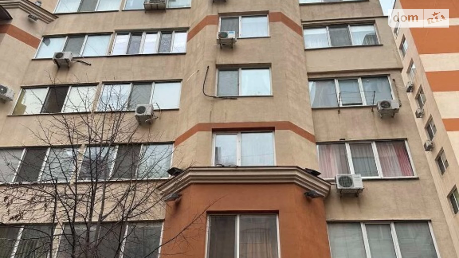 Продається 2-кімнатна квартира 76.5 кв. м у Одесі, вул. Старицького
