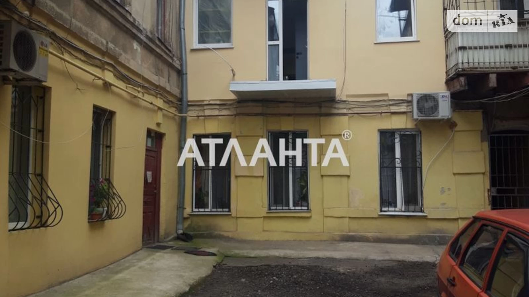 Продається 3-кімнатна квартира 52 кв. м у Одесі, вул. Канатна