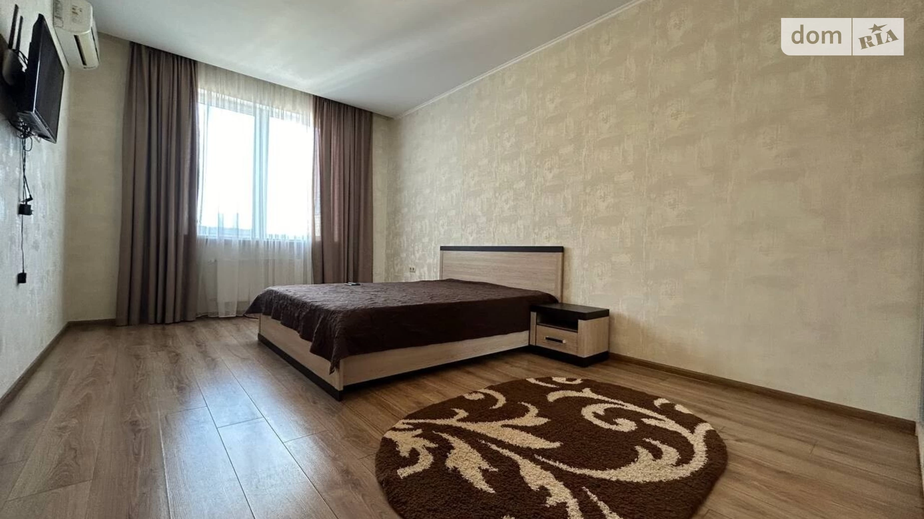 Продается 1-комнатная квартира 44 кв. м в Одессе, ул. Среднефонтанская, 35