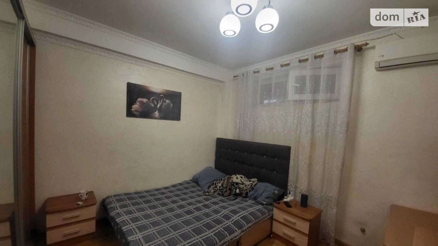 Продається 2-кімнатна квартира 30 кв. м у Одесі, вул. Глиняна