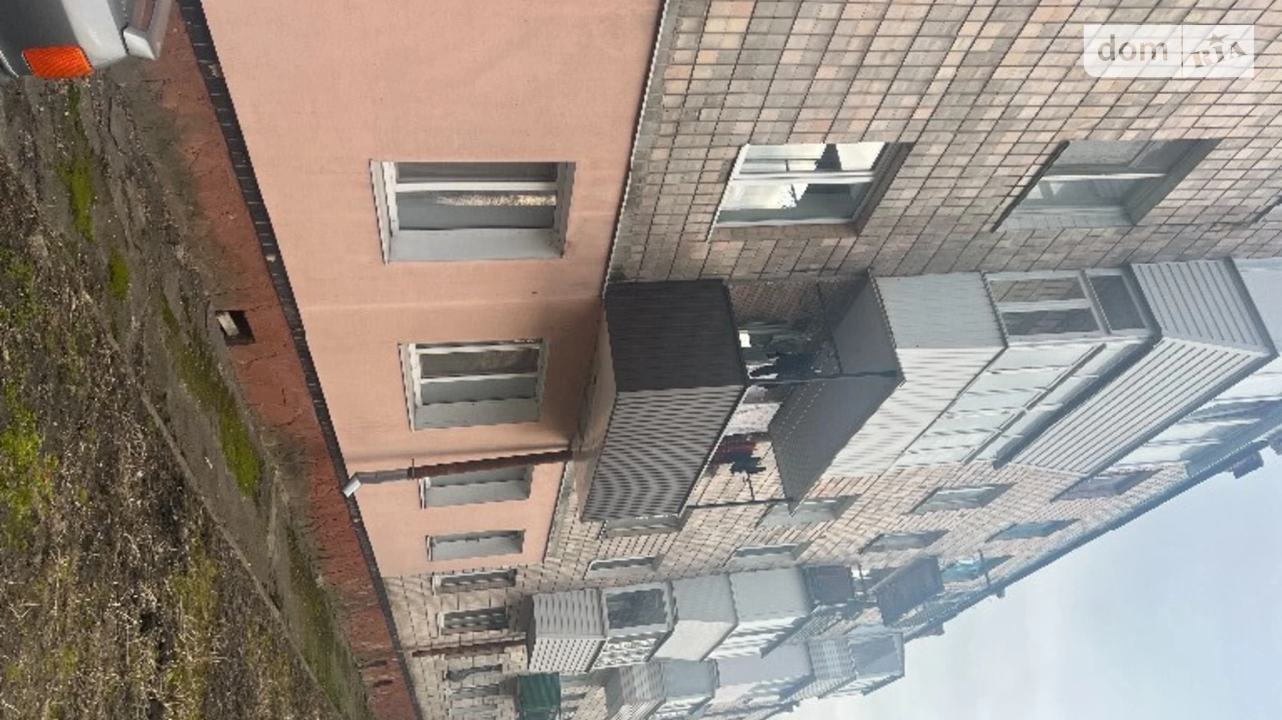Продается 4-комнатная квартира 60 кв. м в Ровно, ул. Крушельницкой Соломии, 52 - фото 3