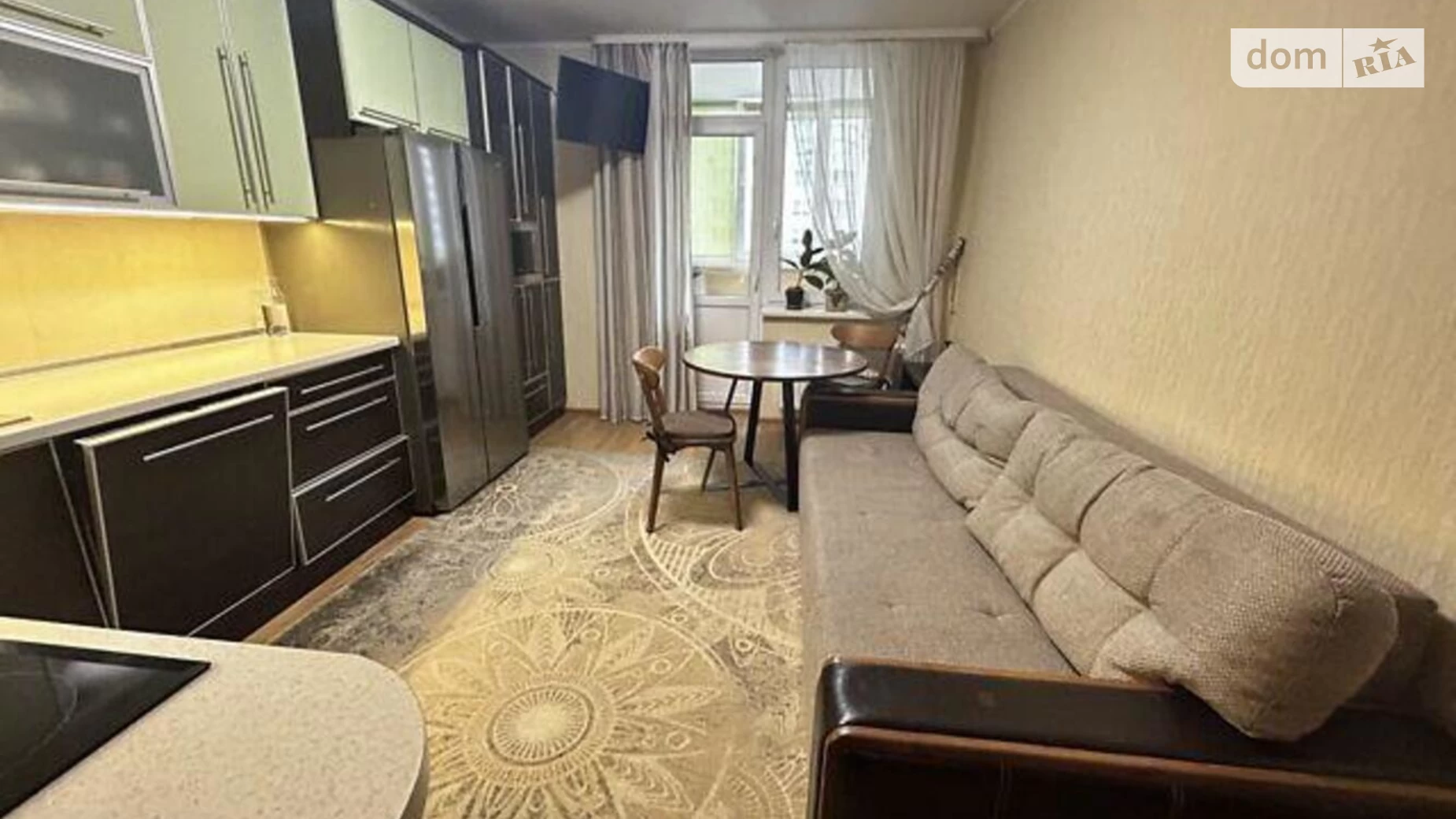 Продается 1-комнатная квартира 52 кв. м в Киеве, просп. Лобановского, 150А