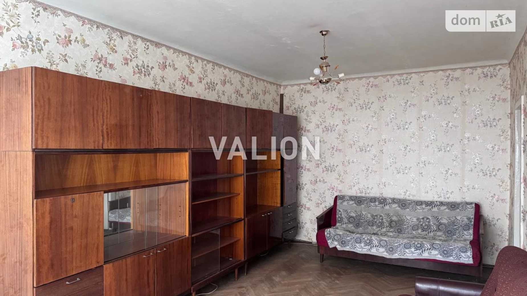 Продається 2-кімнатна квартира 49.7 кв. м у Києві