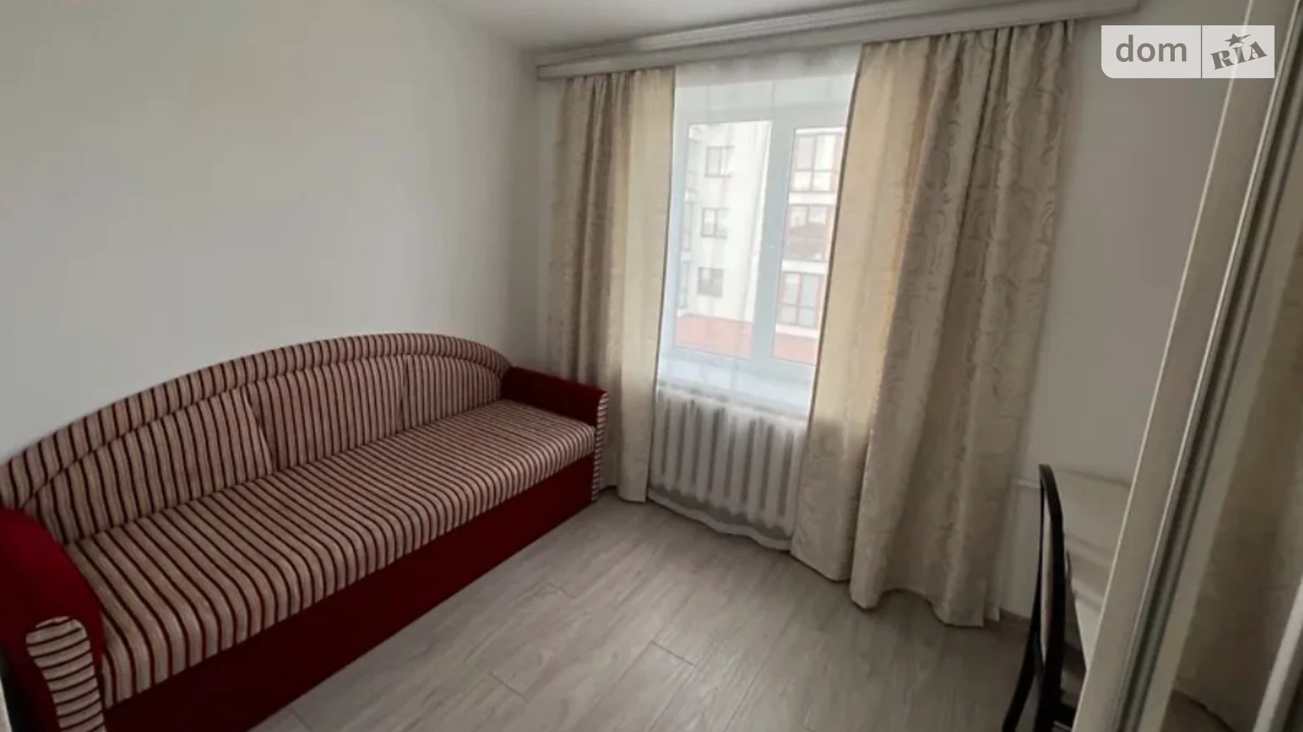 Продается 3-комнатная квартира 58 кв. м в Ровно, ул. Николая Карнаухова, 41
