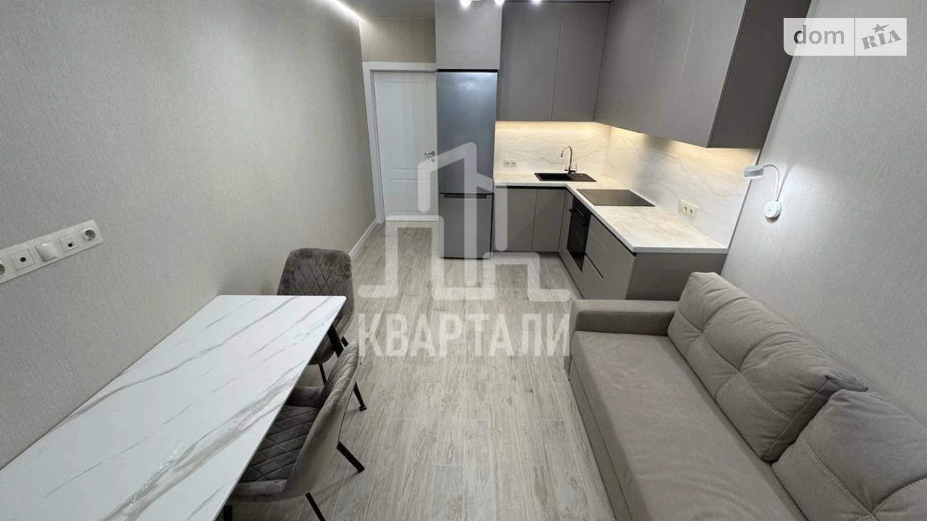 Продается 1-комнатная квартира 42.2 кв. м в Киеве, просп. Европейского Союза(Правды) - фото 2