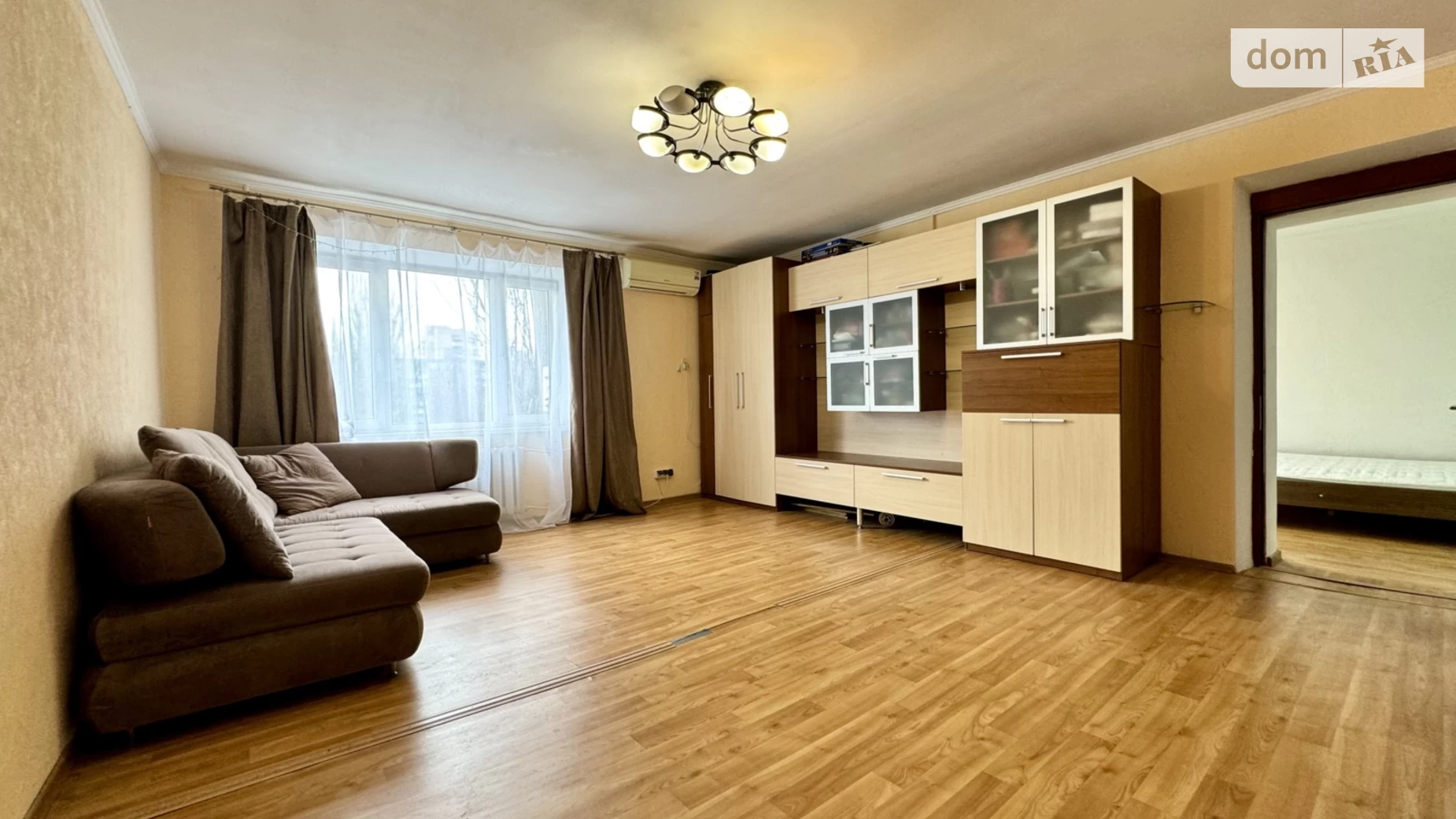 Продается 3-комнатная квартира 67 кв. м в Днепре, ул. Галины Мазепы(Ковалевской Софии), 63
