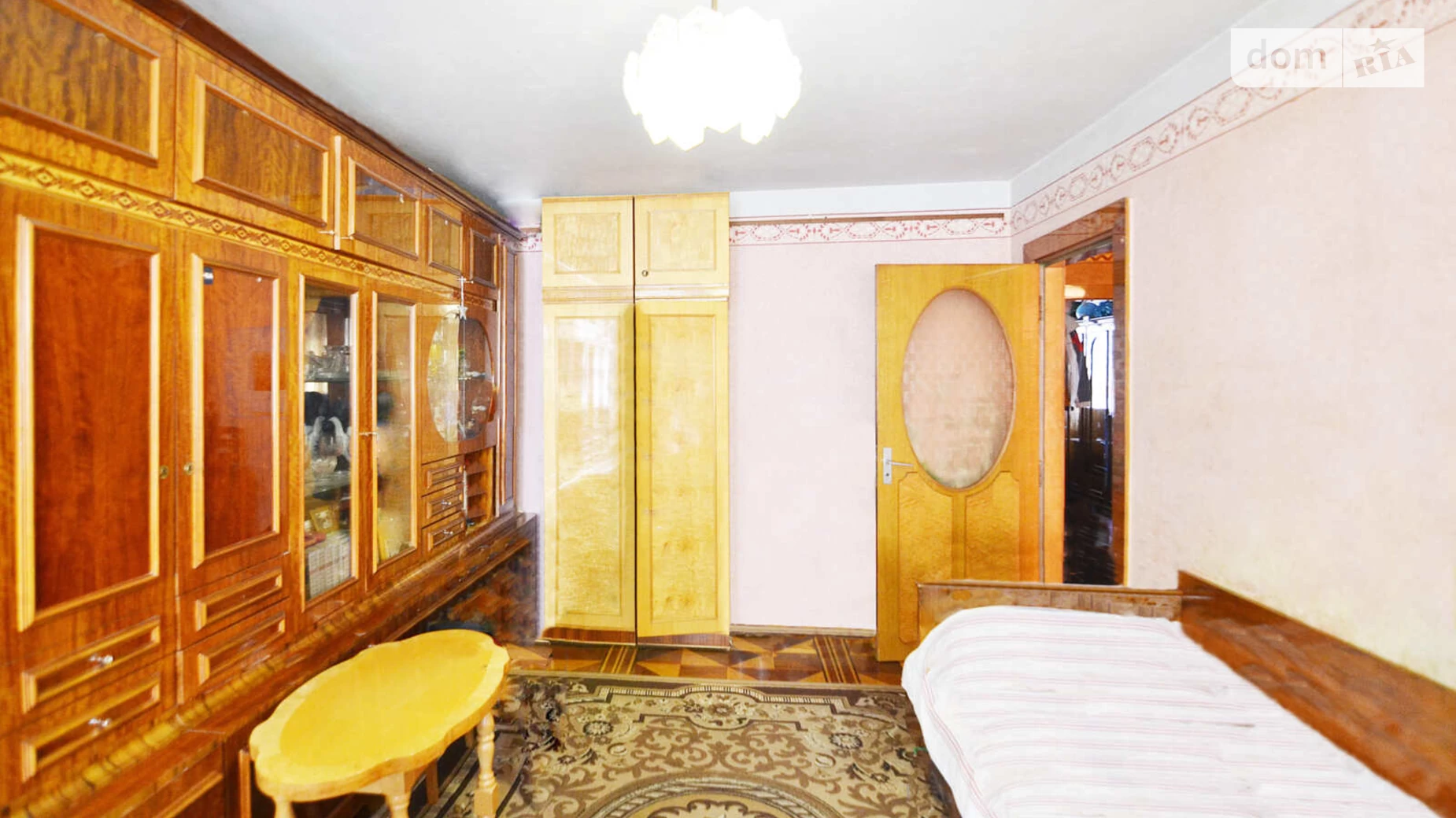 Продается 3-комнатная квартира 63 кв. м в Ивано-Франковске, ул. Хмельницкого Богдана, 84-2