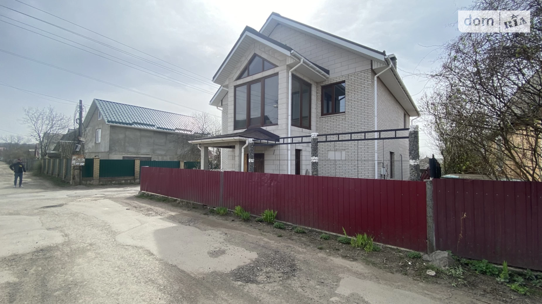Продается дом на 2 этажа 200 кв. м с верандой, цена: 145000 $ - фото 2