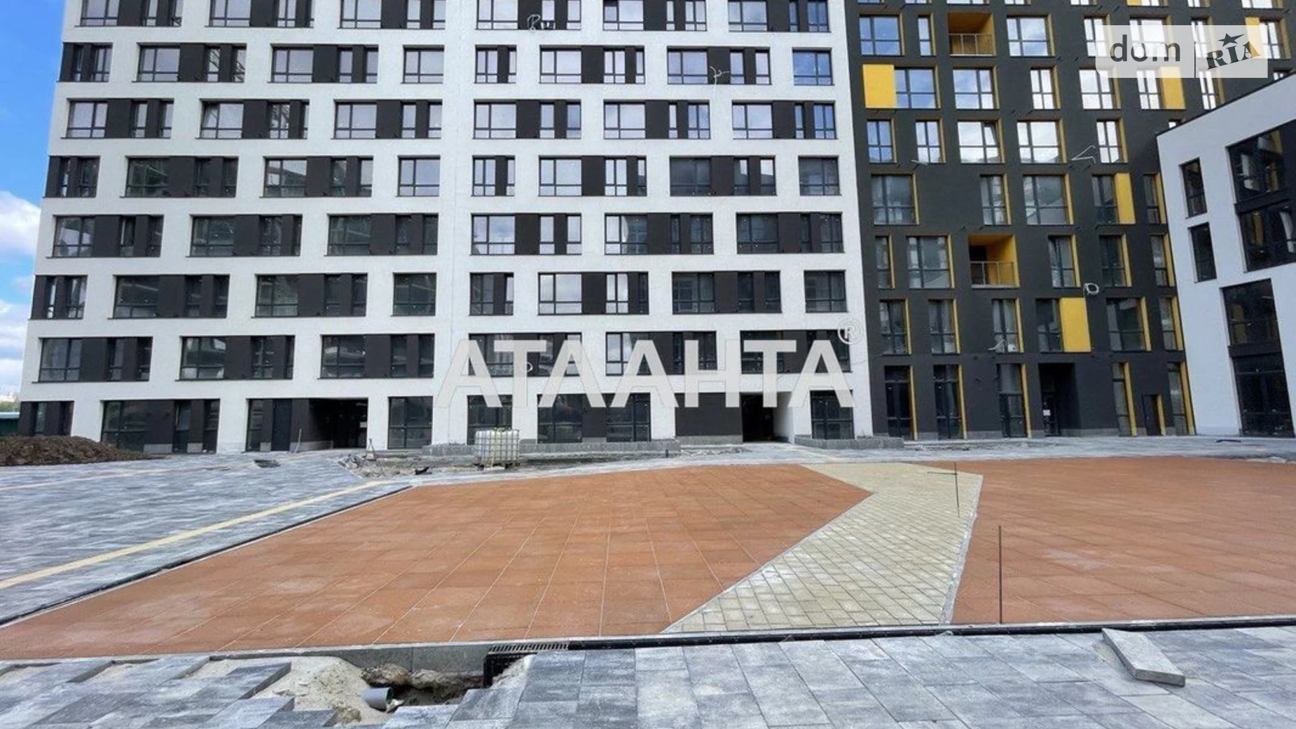 Продается 1-комнатная квартира 45 кв. м в Львове, ул. Хмельницкого Богдана - фото 2