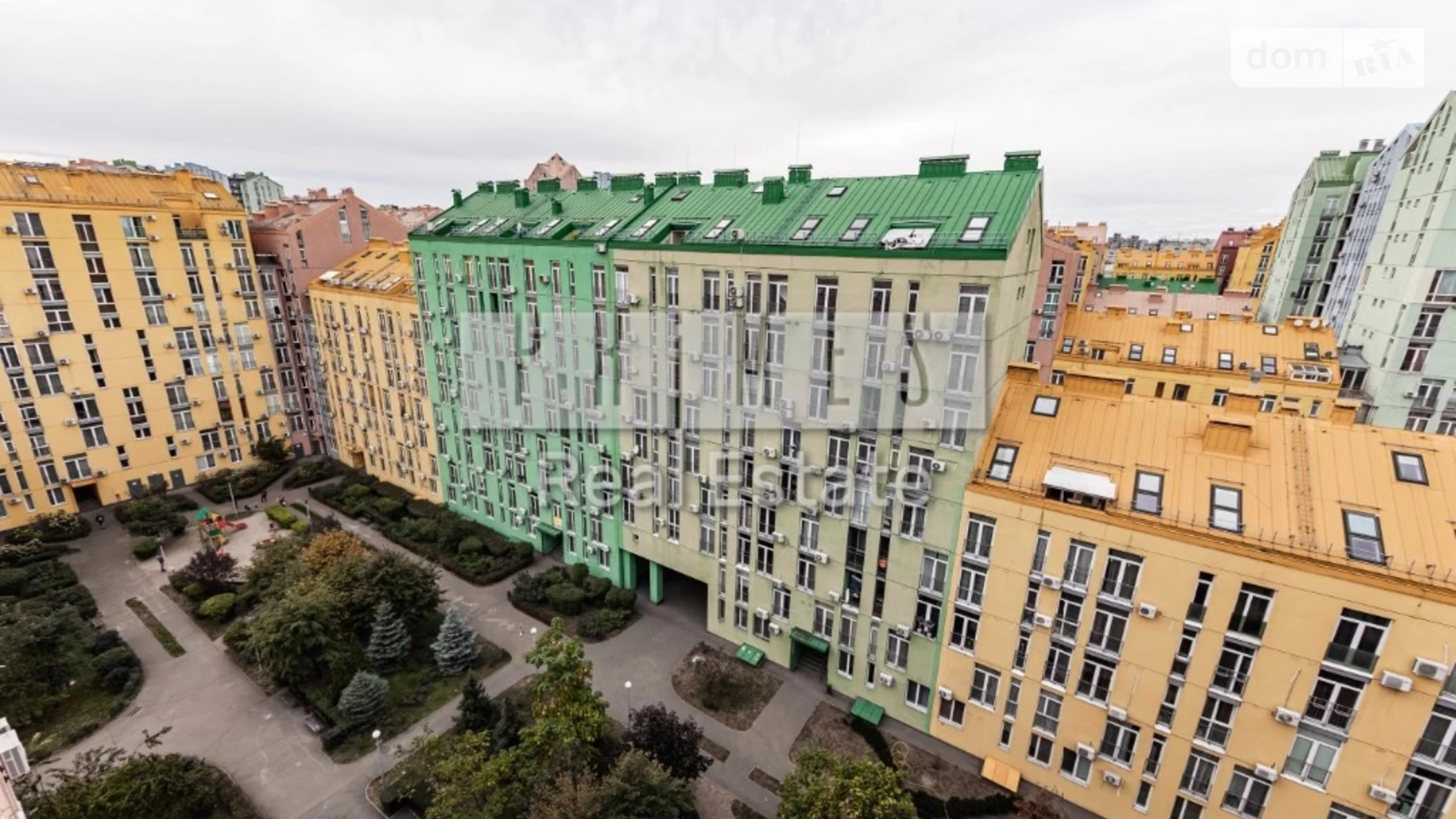 Продается 4-комнатная квартира 160 кв. м в Киеве, ул. Регенераторная, 4 корпус 4