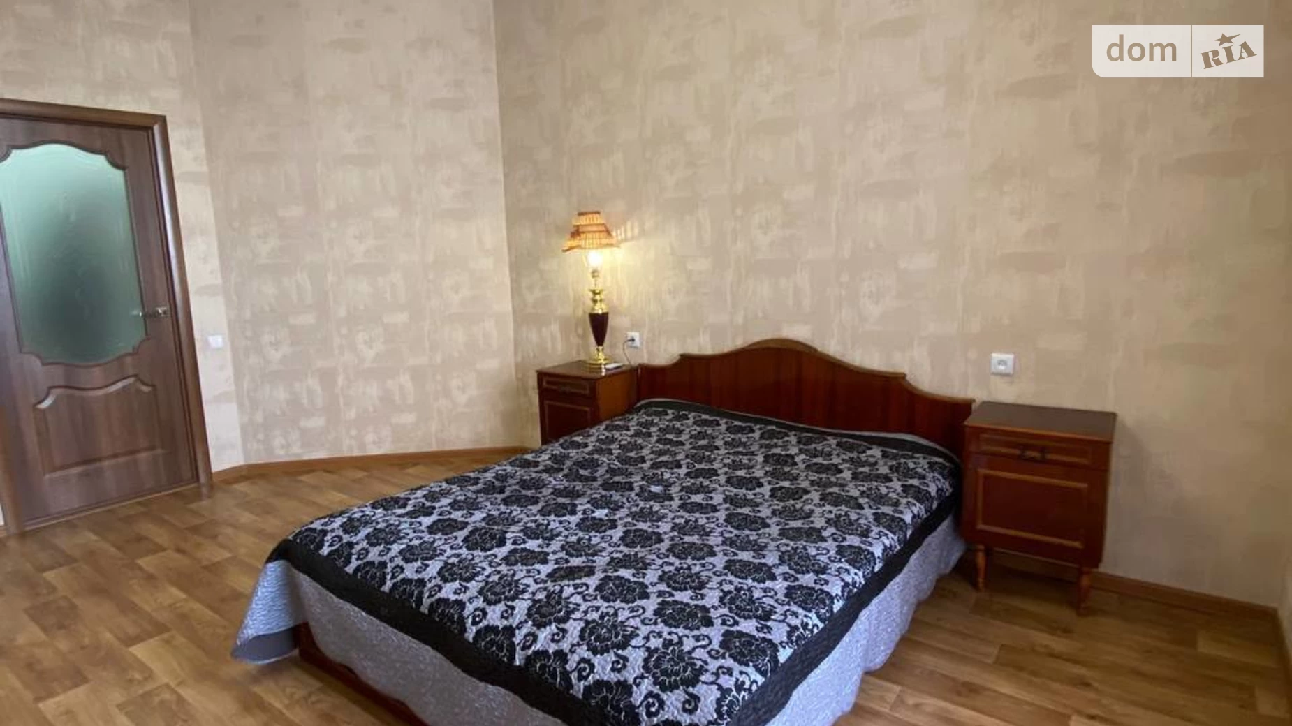 Продается 1-комнатная квартира 47 кв. м в Одессе, ул. Михаила Грушевского, 39/3 корпус 3 - фото 2