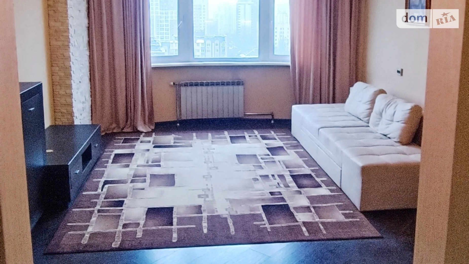 Продается 2-комнатная квартира 72 кв. м в Киеве, просп. Лобановского, 126Г