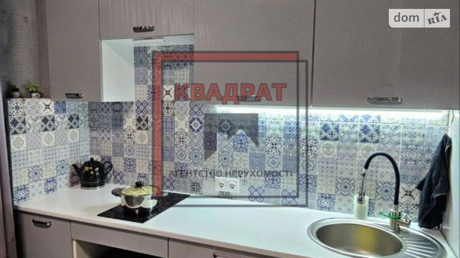 Продается 1-комнатная квартира 52 кв. м в Полтаве