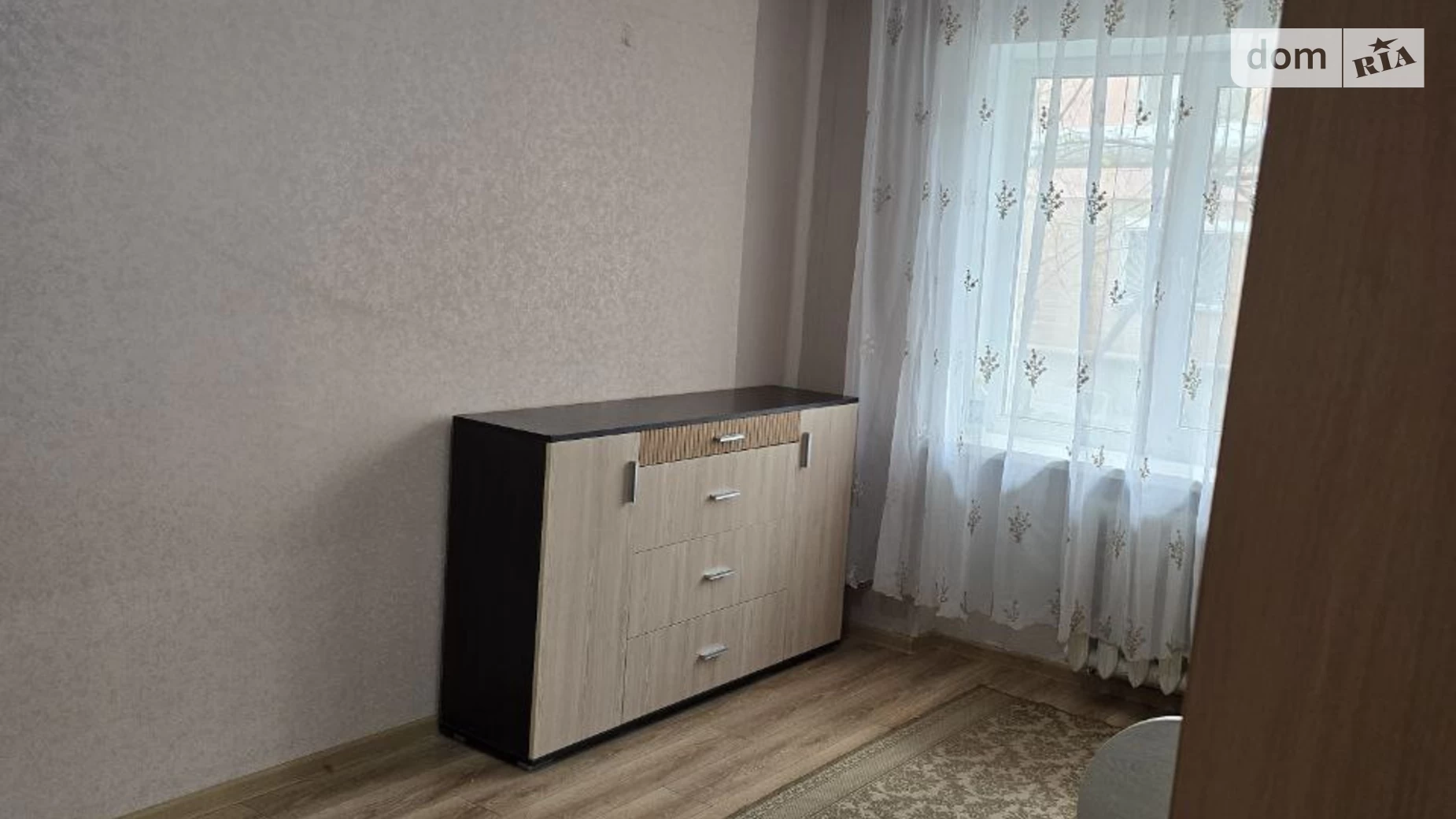 Продається 2-кімнатна квартира 43 кв. м у Одесі, вул. Космонавтів