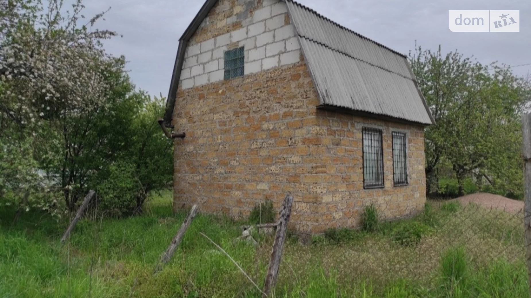 Продається одноповерховий будинок 20 кв. м з банею/сауною, вул. Зелена