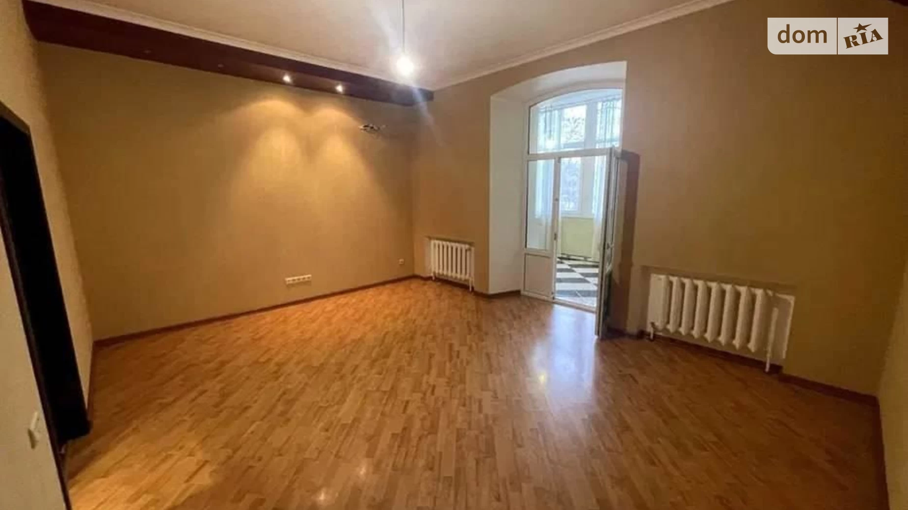 Продається 3-кімнатна квартира 130 кв. м у Одесі, вул. Артилерійська