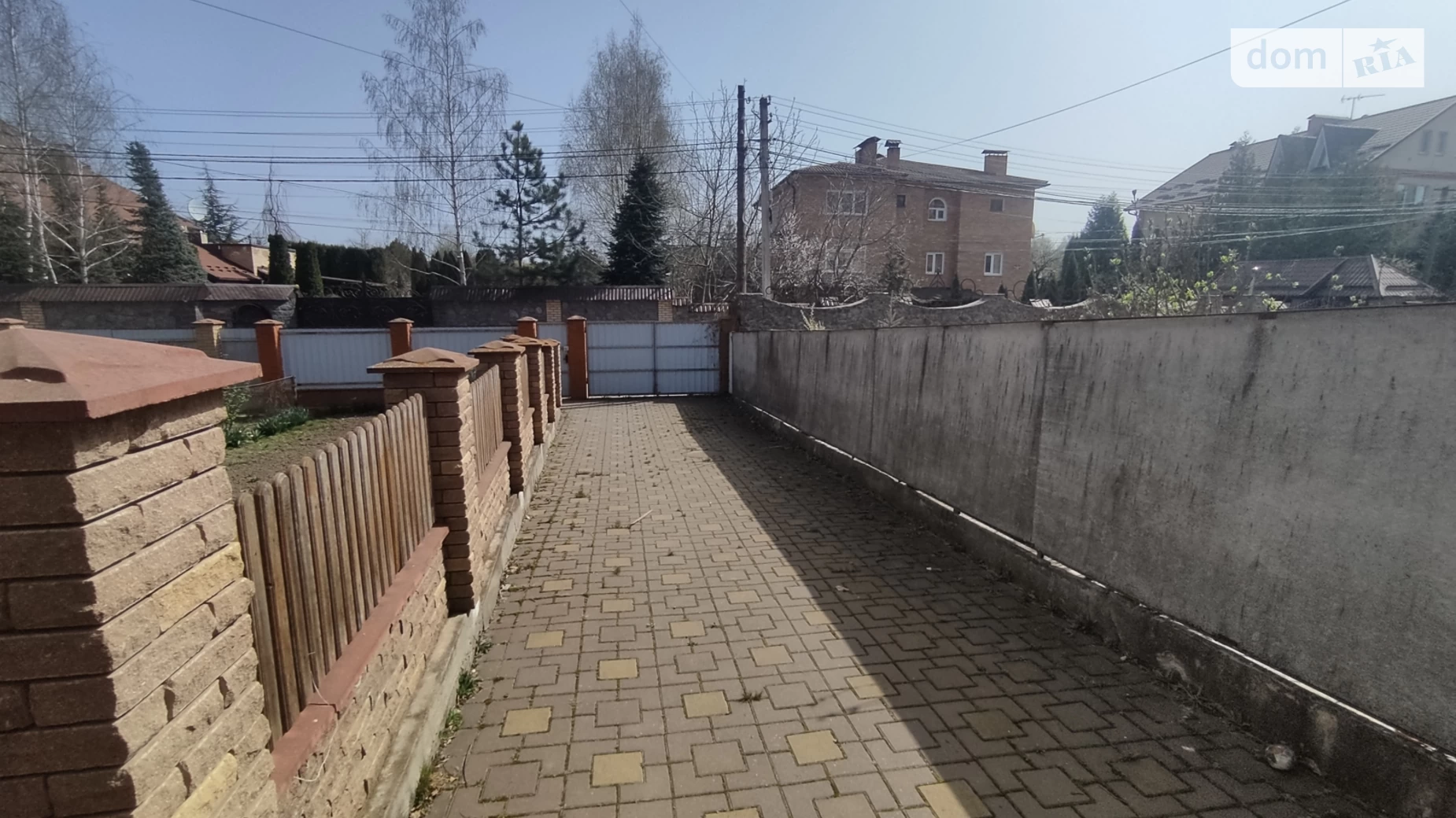Продается дом на 2 этажа 264 кв. м с бассейном, цена: 210000 $ - фото 2