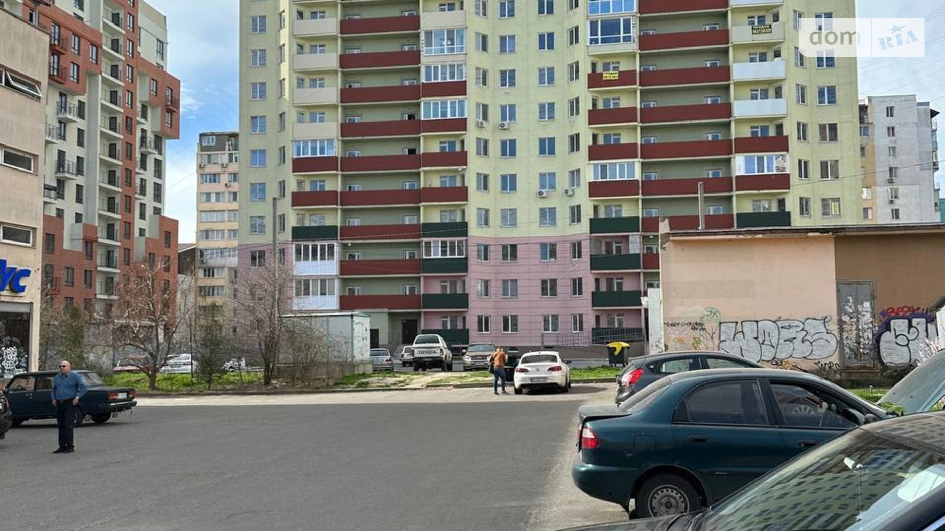Продается 1-комнатная квартира 36 кв. м в Одессе, ул. Академика Сахарова