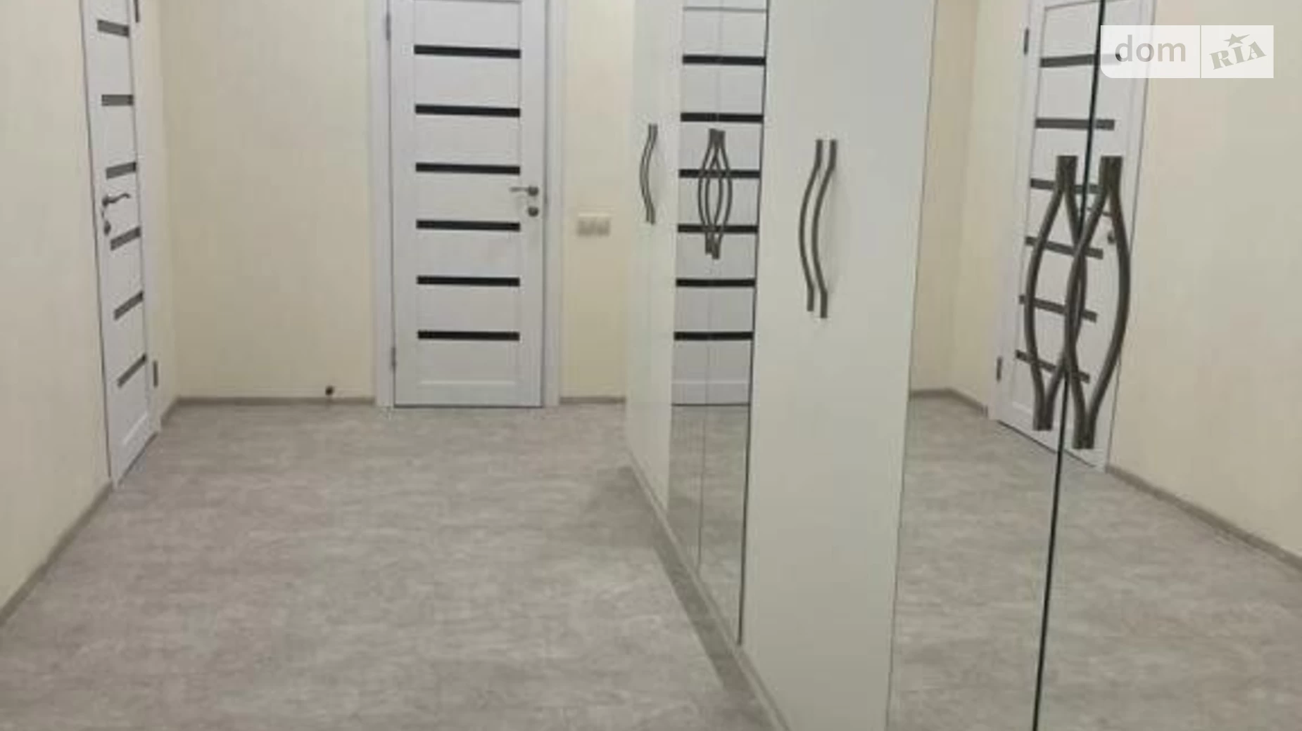 Продается 1-комнатная квартира 107 кв. м в Киеве, ул. Коновальца Евгения, 36Е