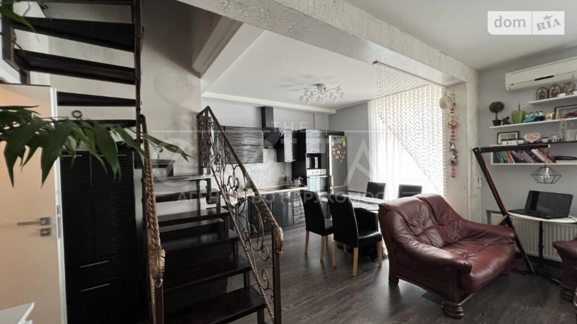 Продается 3-комнатная квартира 82 кв. м в Киеве, ул. Регенераторная, 17