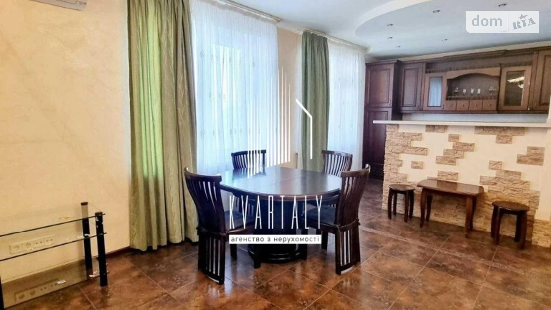 Продается 3-комнатная квартира 90 кв. м в Киеве, ул. Степана Руданского, 4Б