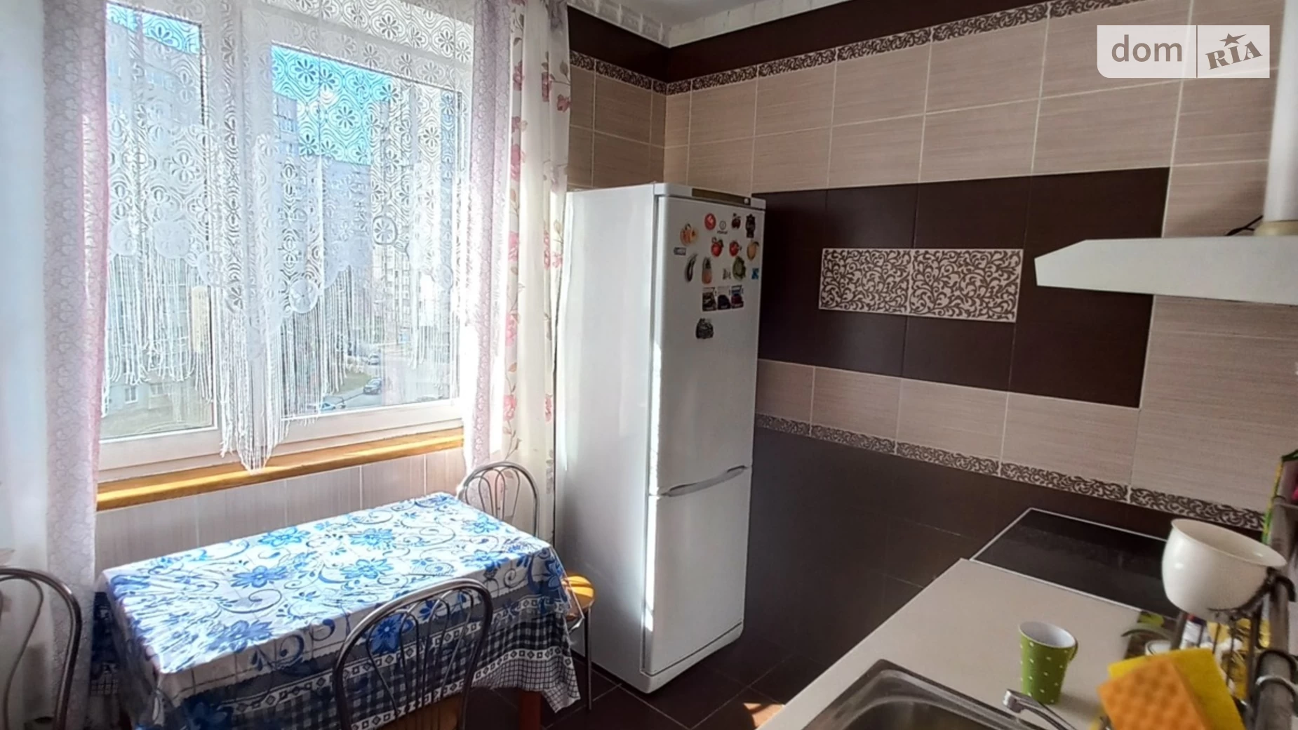 Продається 2-кімнатна квартира 52 кв. м у Харкові, ул. Енвера Ахсарова, 23А