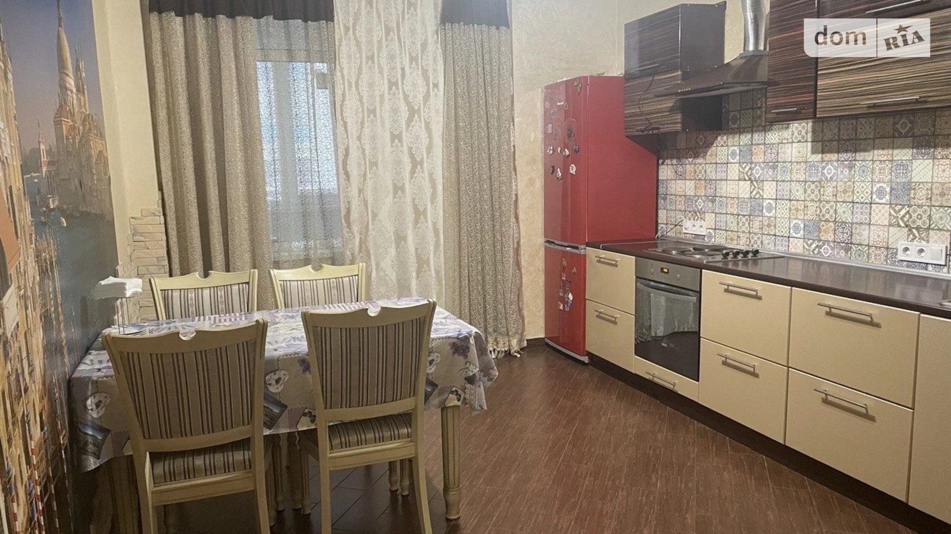 Продается 1-комнатная квартира 57 кв. м в Киеве, ул. Николая Ушакова, 1Б