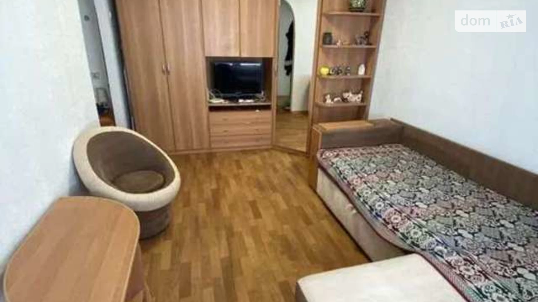 Продается 1-комнатная квартира 28 кв. м в Киеве, ул. Симиренко, 7Б