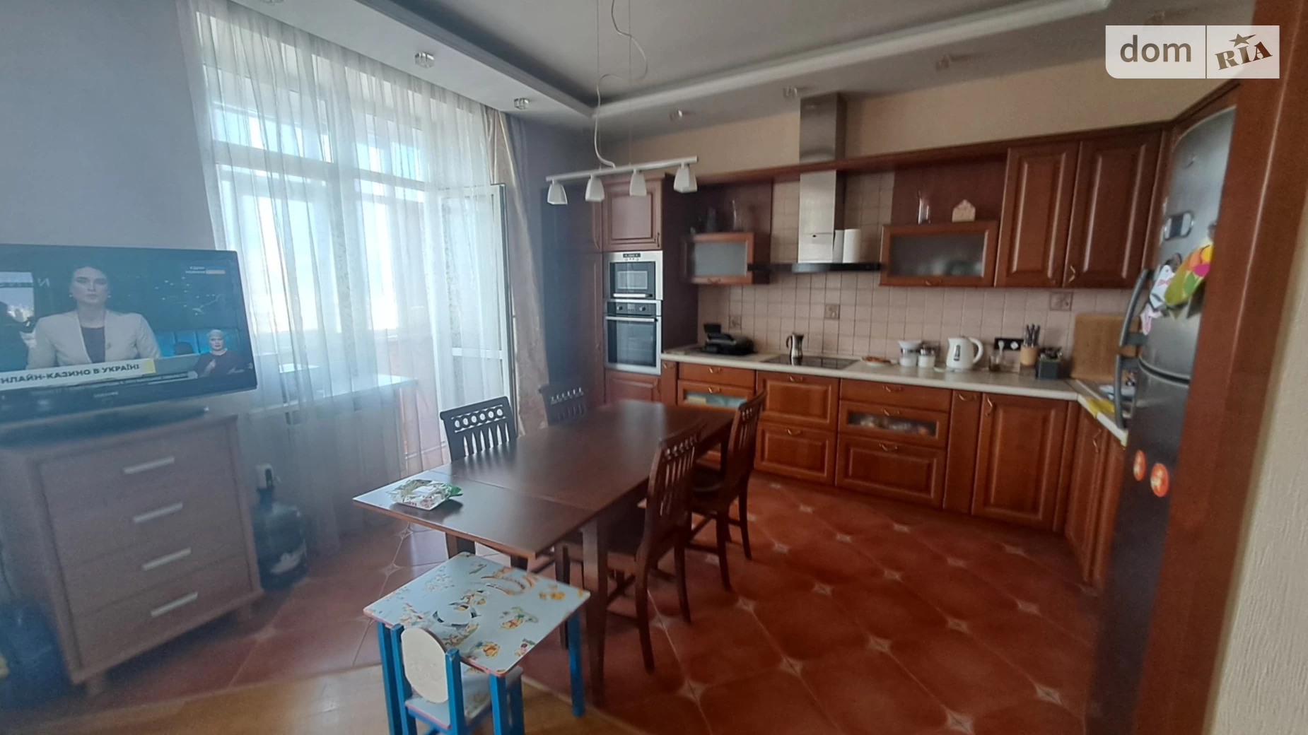 Продается 3-комнатная квартира 132 кв. м в Одессе, Фонтанская дор.