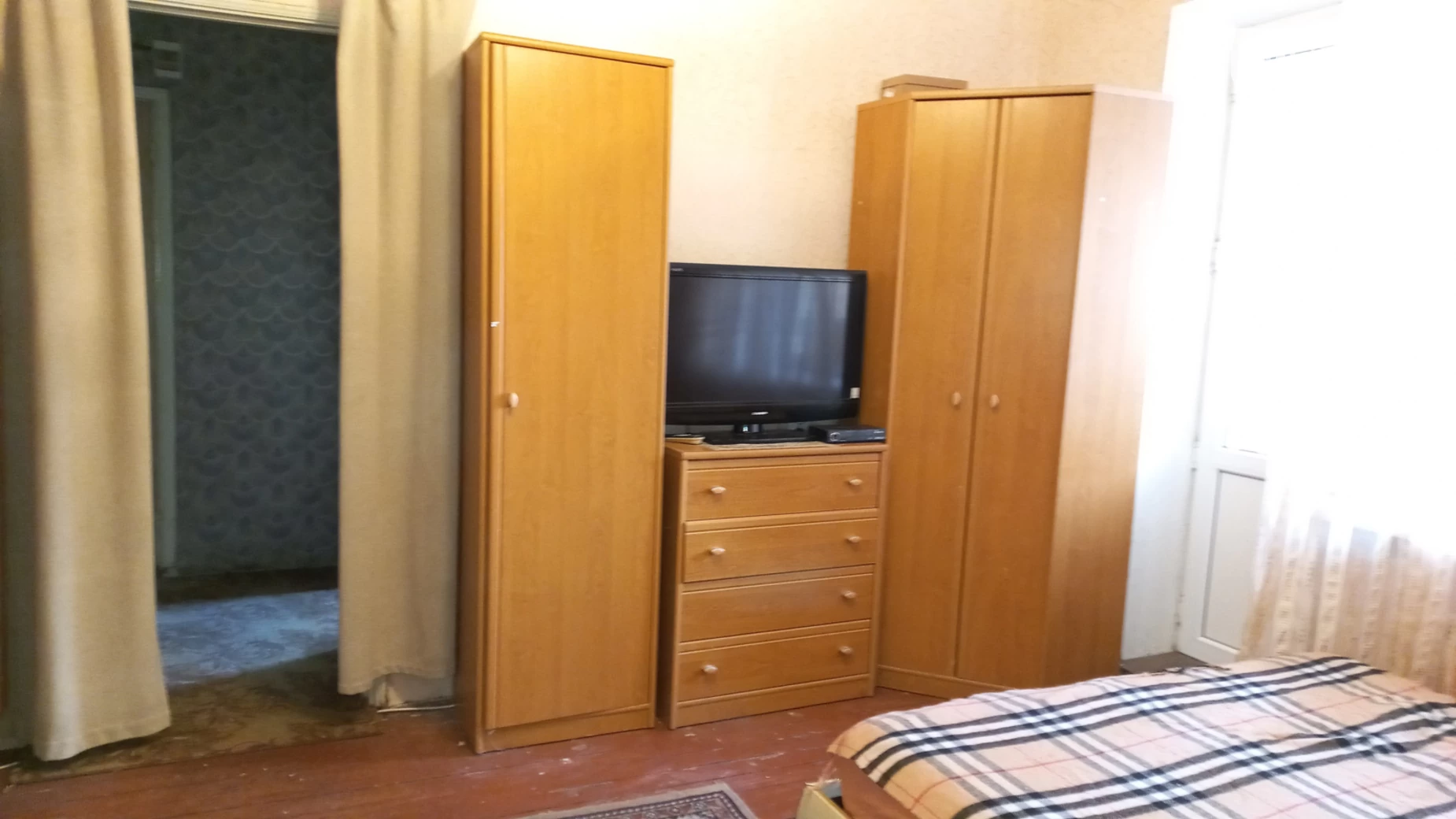 Продается 1-комнатная квартира 28.5 кв. м в Черноморском, ул. Гвардейская