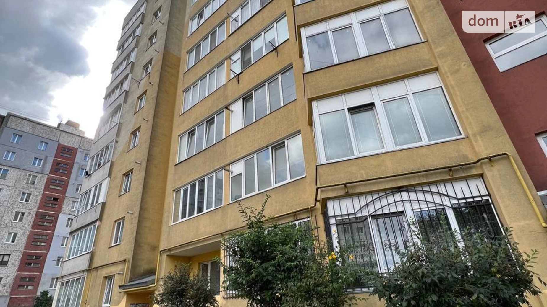Продається 2-кімнатна квартира 66 кв. м у Івано-Франківську