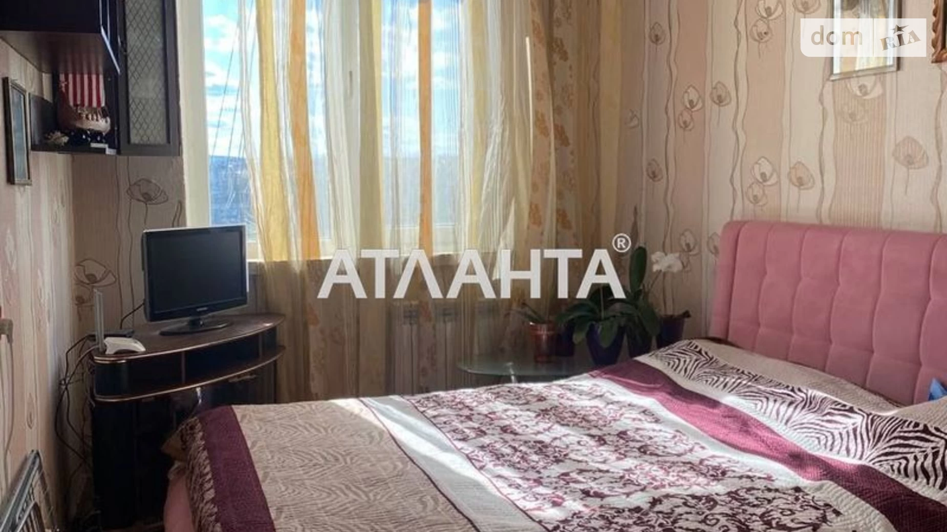 Продается 4-комнатная квартира 89.9 кв. м в Черновцах, ул. Воробкевича Сидора