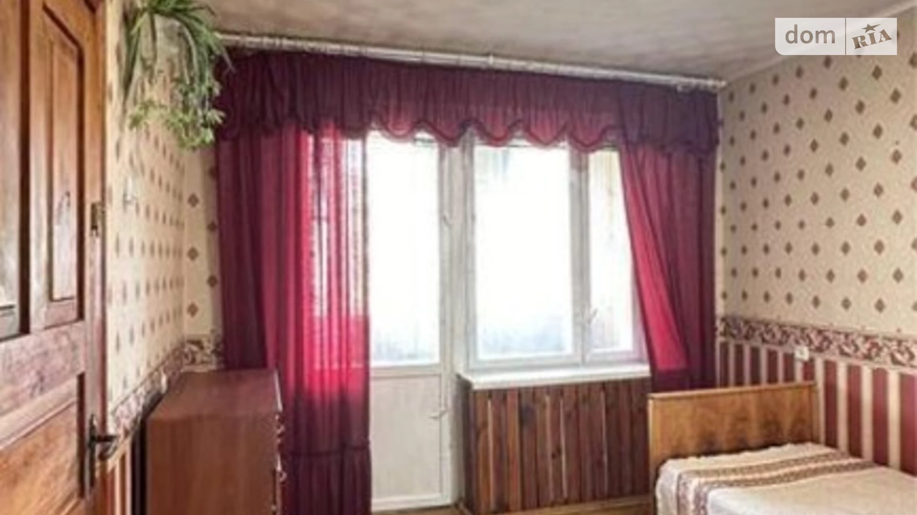 Продається 3-кімнатна квартира 59 кв. м у Києві, вул. Райдужна, 3А