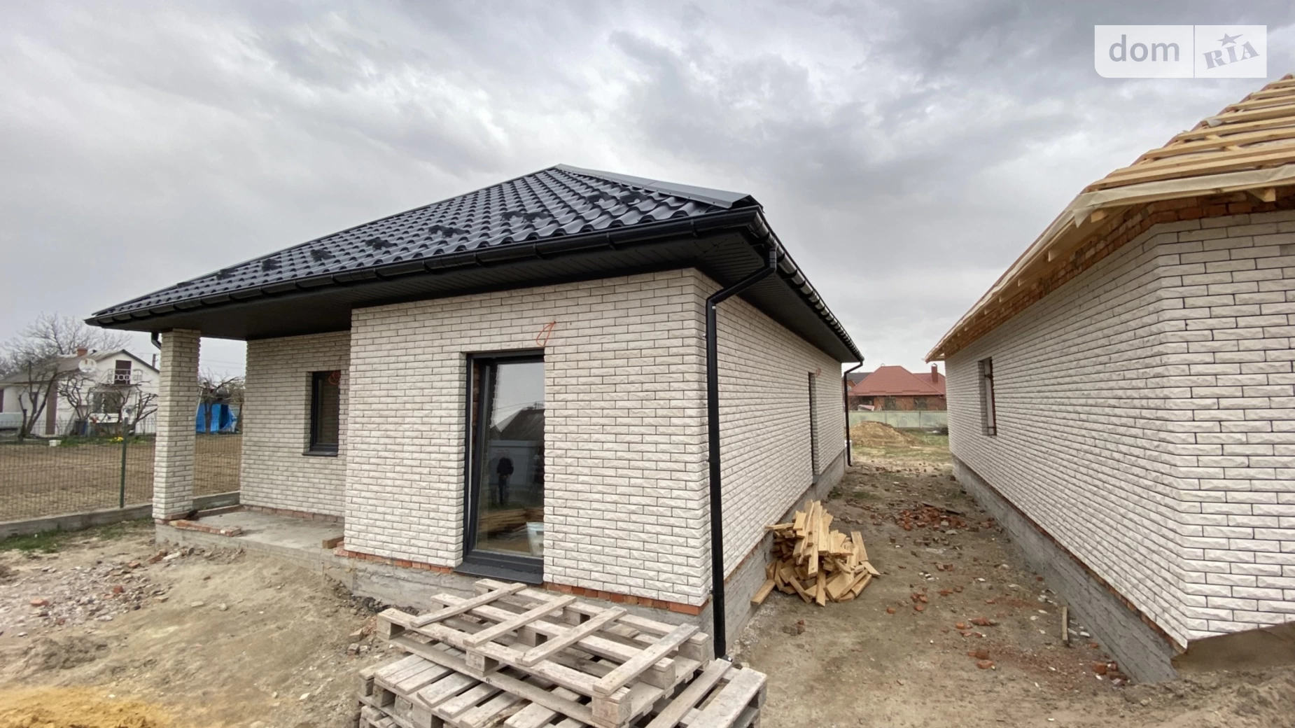 Продается одноэтажный дом 105 кв. м с верандой, цена: 80000 $ - фото 3