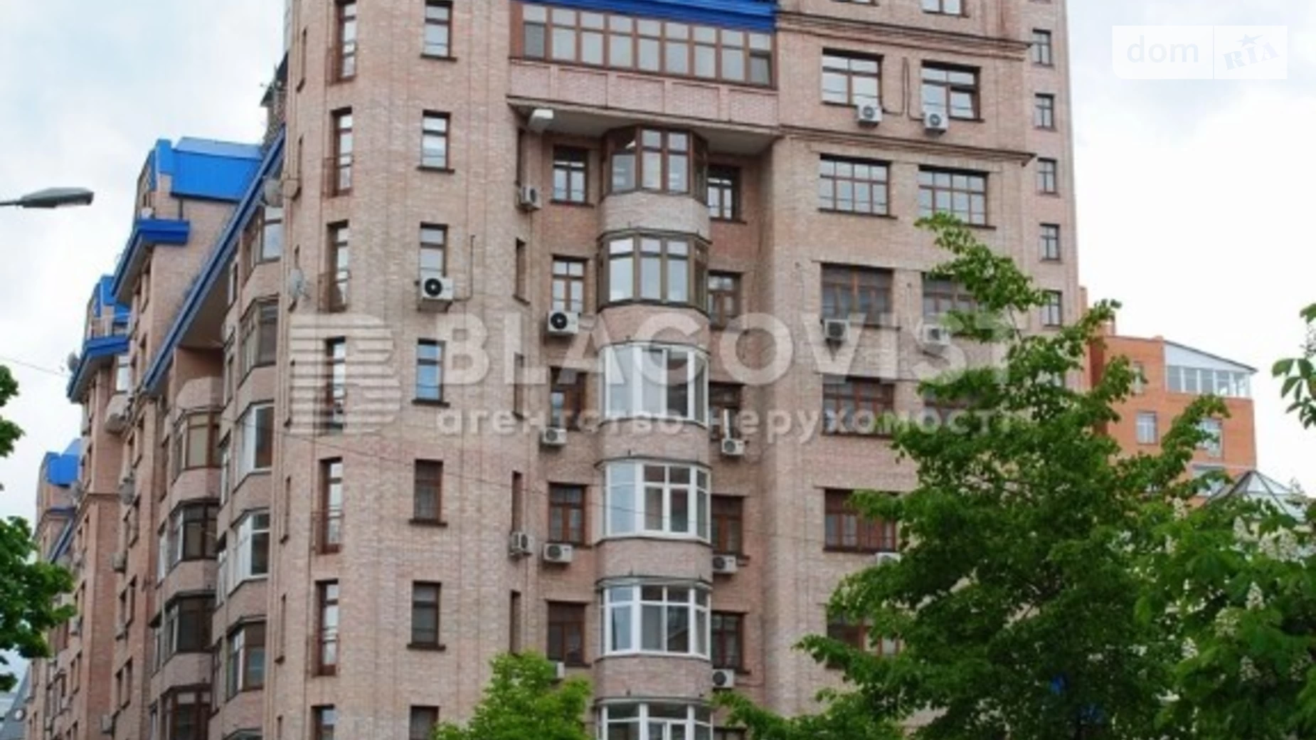 Продается 3-комнатная квартира 211 кв. м в Киеве, ул. Павловская, 18