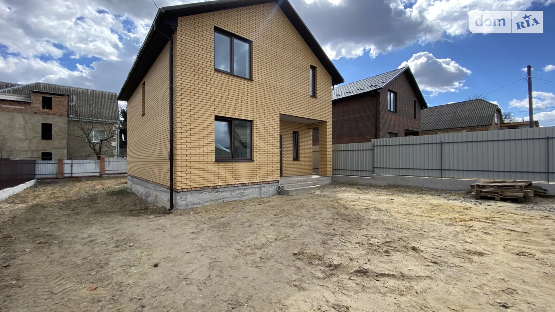 Продается дом на 2 этажа 124 кв. м с подвалом, цена: 125000 $ - фото 2