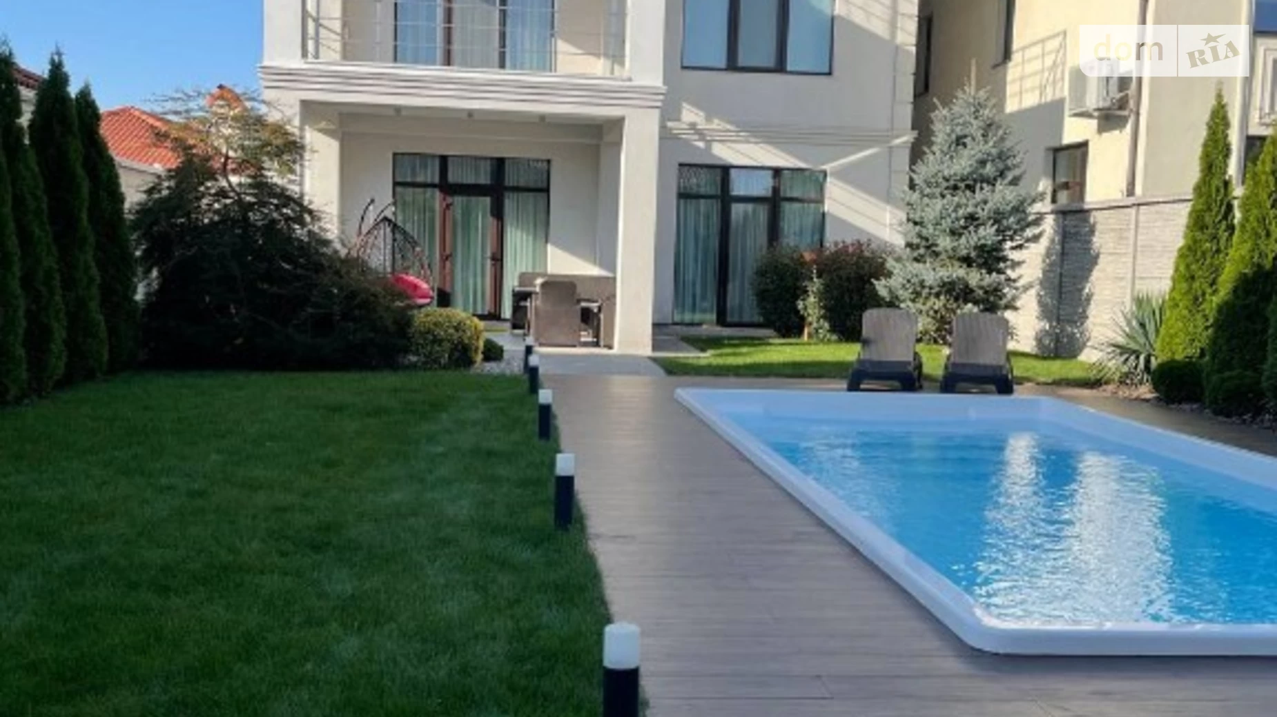 Продается дом на 2 этажа 340 кв. м с камином, цена: 670000 $ - фото 2