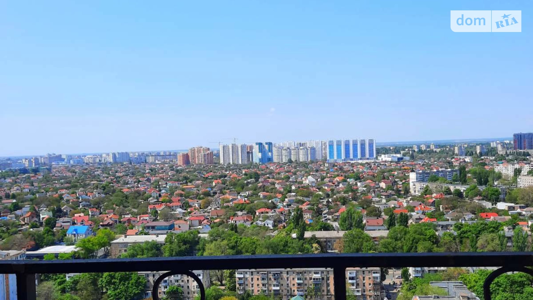 Продается 3-комнатная квартира 100 кв. м в Одессе, ул. Педагогическая