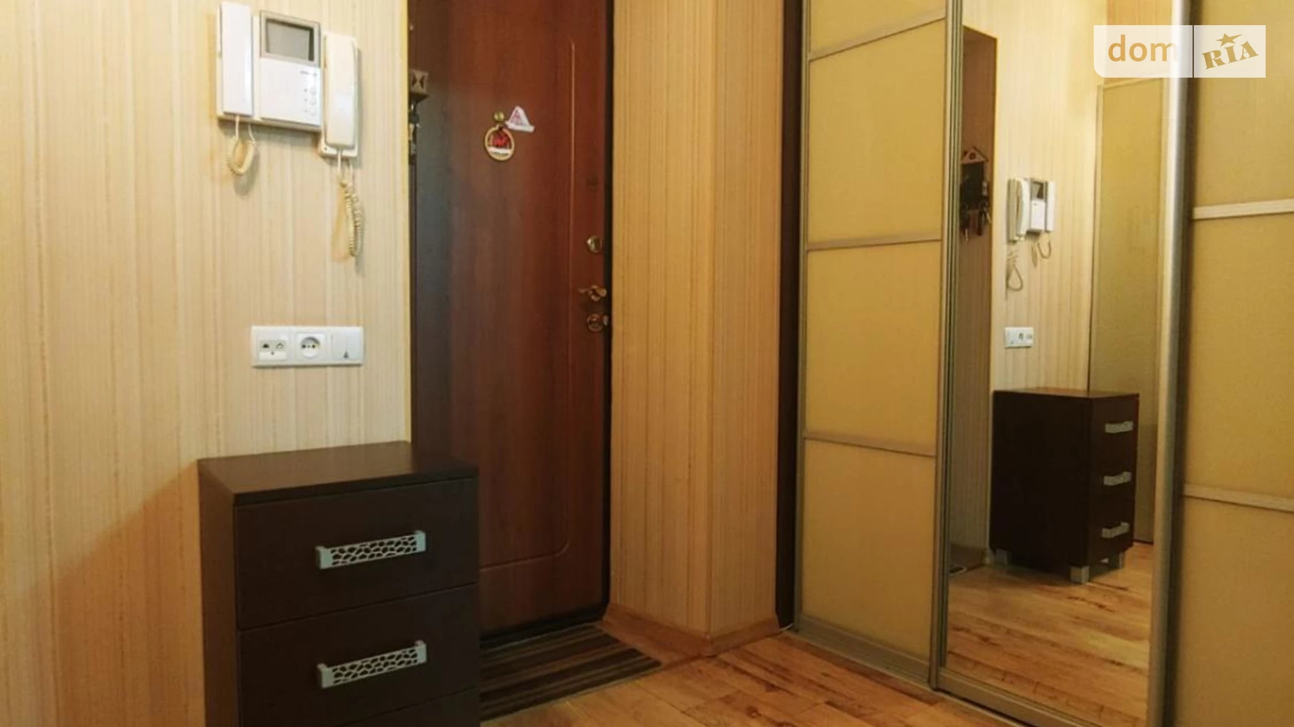 Продается 1-комнатная квартира 39 кв. м в Одессе, ул. Академика Королева, 48