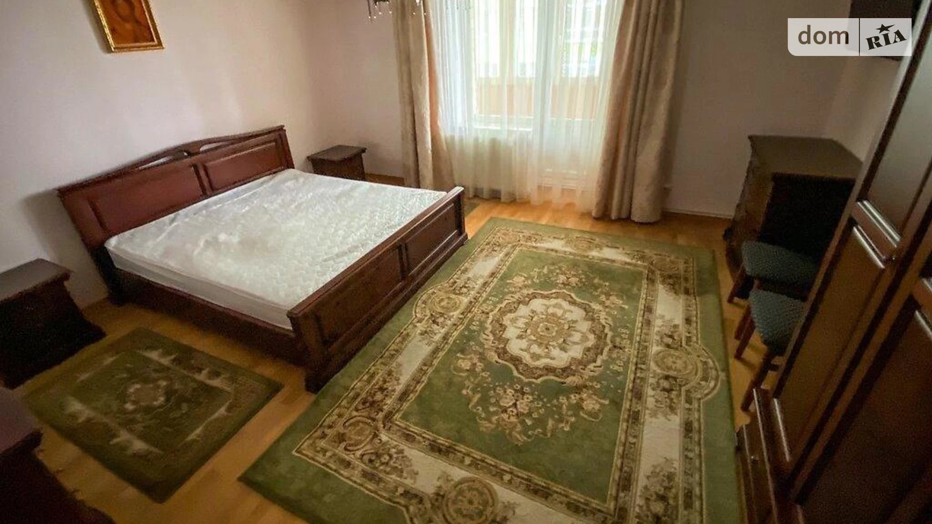 Продається 4-кімнатна квартира 139 кв. м у Івано-Франківську